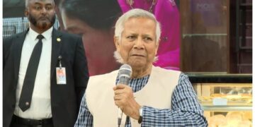 তিতুমীর কলেজের শিক্ষার্থীদের সড়ক ও রেলপথ অবরোধ